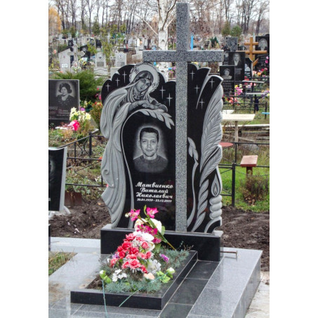 гранитный памятник на могилу с Крестом и Скорбящей